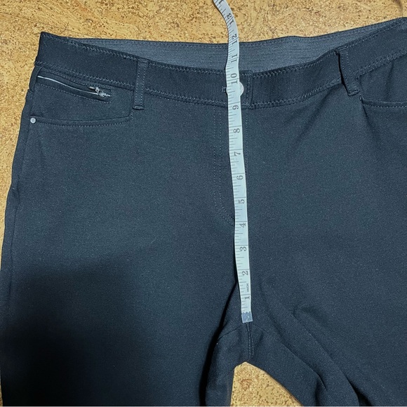 Chico’s So Slimming Black Pants Sz 14 Short U.S. 2.5 Short - Picture 13 of 15